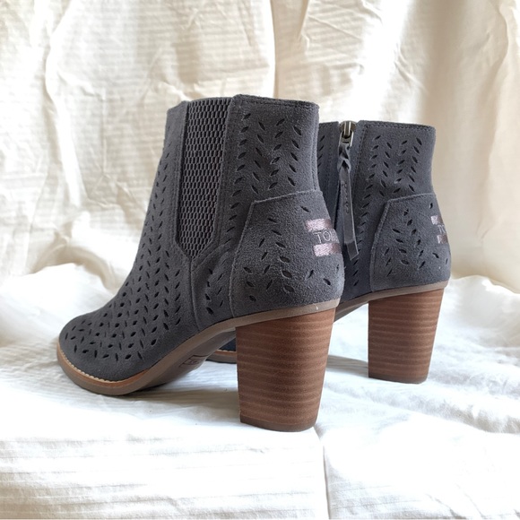 TOMS Majorca Suede Peep Toe Chunky Heel Booties
Forged Iron Grey US 8 - Picture 12 of 12